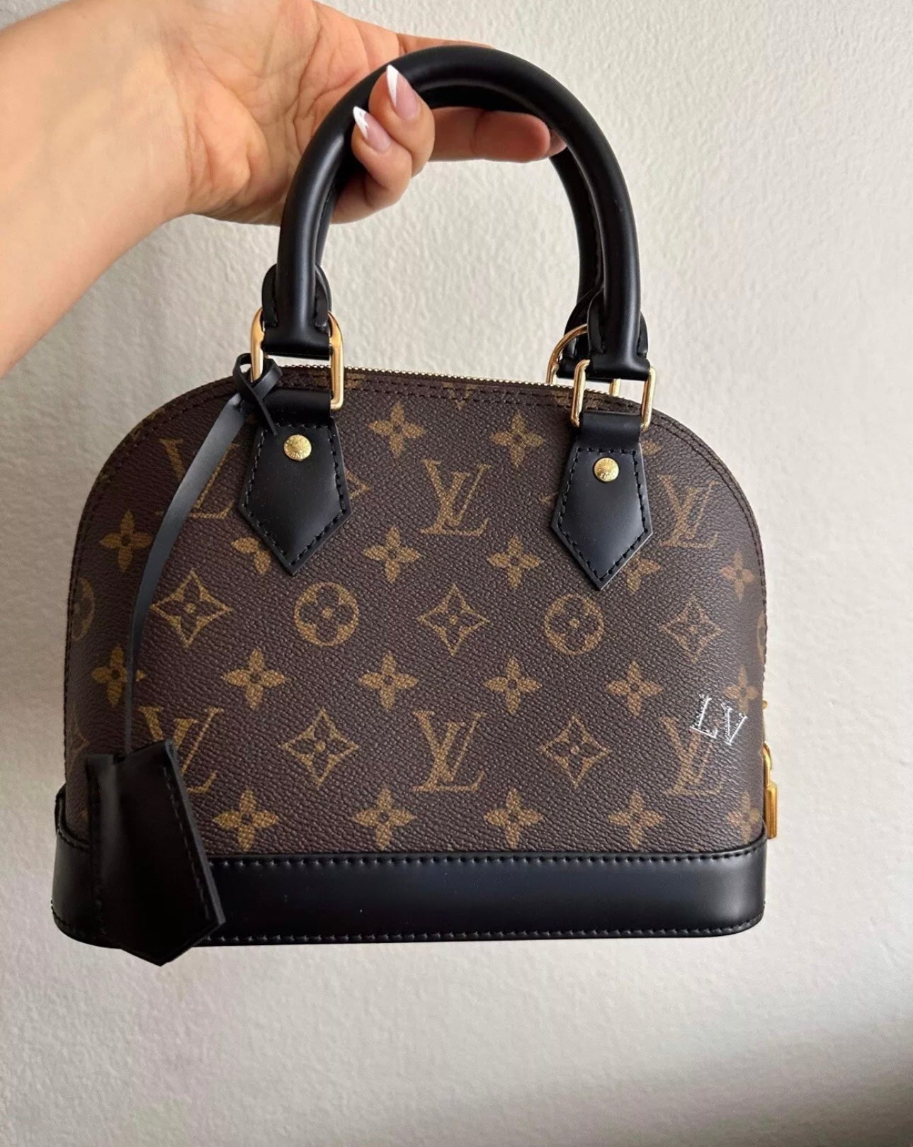 Louis Vuitton World Tour Alma BB