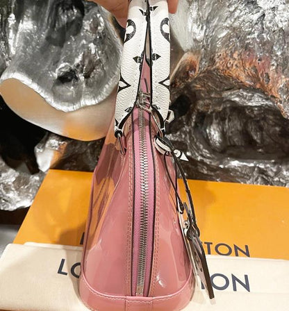 Louis Vuitton Alma Bb in Pink Leather Patent leather ref.354609 - Joli  Closet