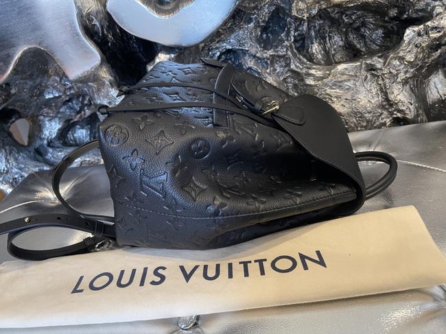 Montsouris leather backpack Louis Vuitton Black in Leather - 34107751
